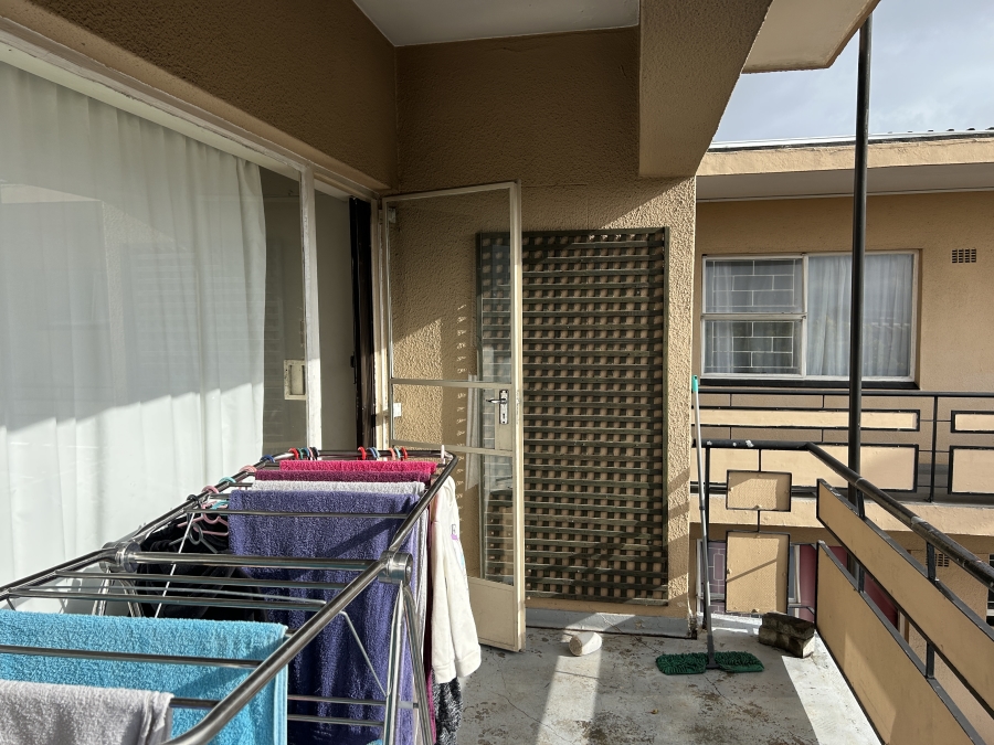 1 Bedroom Property for Sale in Loumar Western Cape
